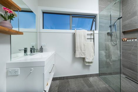 Photo of property in 15 Landsborough Lane, Wanaka, 9305