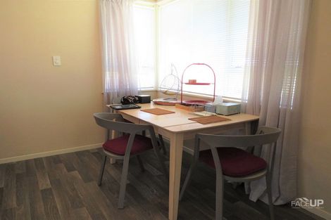 Photo of property in 8 Miltonia Avenue, Te Atatu South, Auckland, 0610