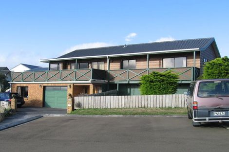 Photo of property in 32 Pelorous Street, Paparangi, Wellington, 6037