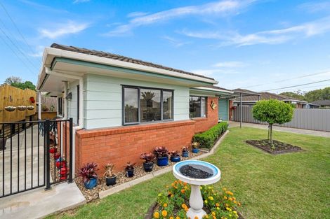 Photo of property in 3/1 Puriri Street, Gonville, Whanganui, 4501