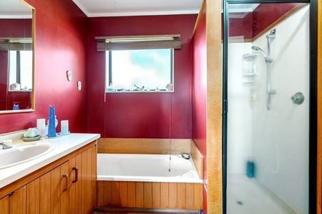 Photo of property in 17 Lee Road, Hannahs Bay, Rotorua, 3010