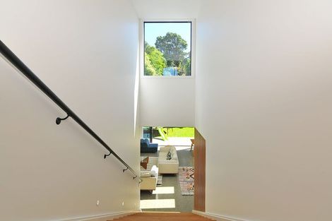 Photo of property in 12 Helen Street, Brooklyn, Wellington, 6021