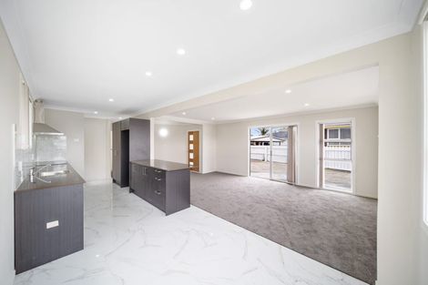 Photo of property in 4 Convair Crescent, Mangere, Auckland, 2022