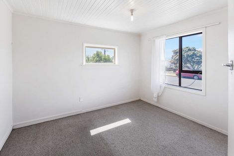 Photo of property in 1 Manuka Street, Castlecliff, Whanganui, 4501