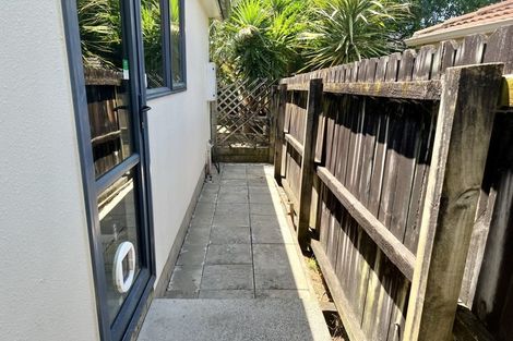 Photo of property in 12 Senator Drive, Manurewa, Auckland, 2105