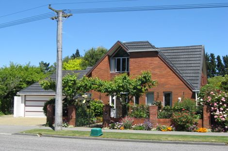 Photo of property in 443 Avonhead Road, Avonhead, Christchurch, 8042