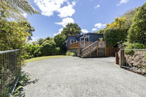 Photo of property in 30 Piha Road, Piha, New Lynn, 0772