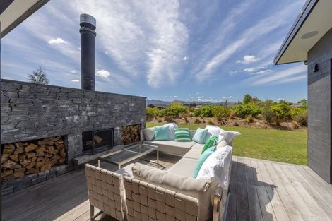 Photo of property in 22 Old Racecourse Road, Albert Town, Wanaka, 9305