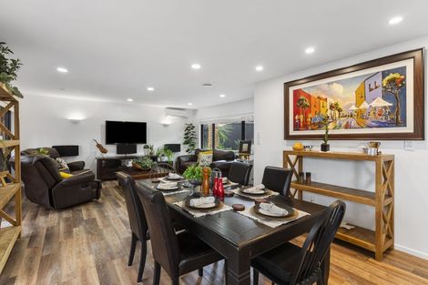 Photo of property in 2/19 Chiania Place, Somerville, Auckland, 2014