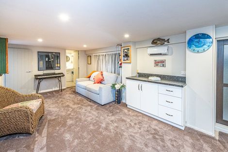 Photo of property in 10 Okiwa Terrace, Waiinu Beach, Whanganui, 4588