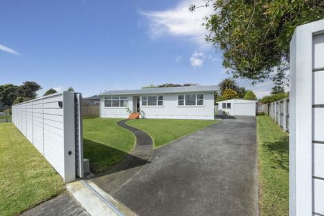 Photo of property in 8 Brennan Avenue, Te Atatu Peninsula, Auckland, 0610