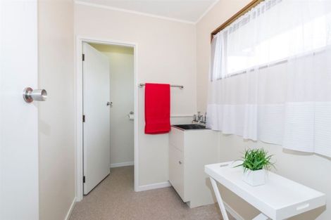 Photo of property in 2 Norman Road, Titirangi, Auckland, 0604