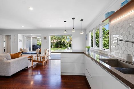 Photo of property in 54 Barrett Street, Westown, New Plymouth, 4310