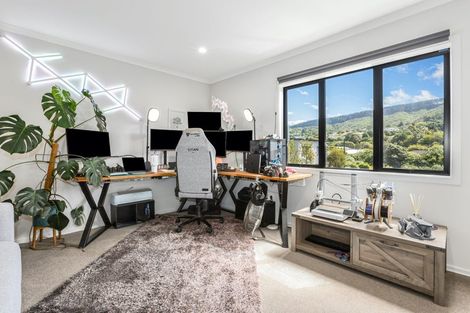 Photo of property in 9u7 Surrey Street, Tawa, Wellington, 5028