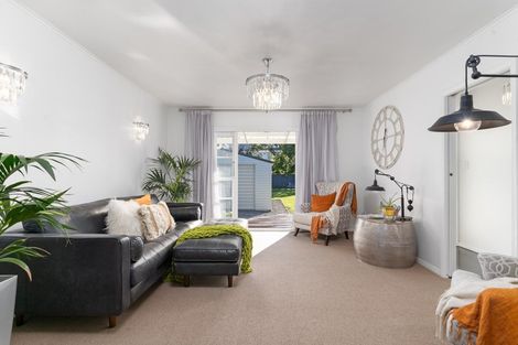 Photo of property in 36 Kempton Street, Greytown, 5712