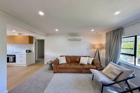 Photo of property in 32 Rosier Road, Glen Eden, Auckland, 0602
