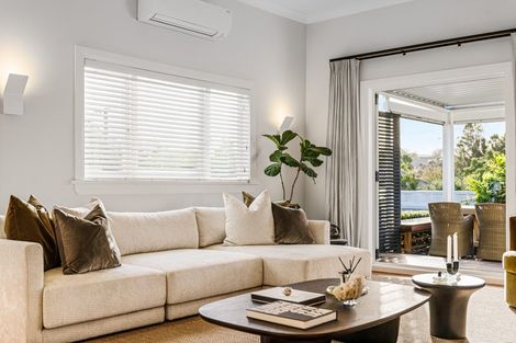 Photo of property in 1/20 Corrella Road, Belmont, Auckland, 0622