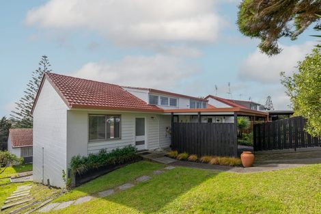 Photo of property in 5a Dolbear Street, Titirangi, Auckland, 0604