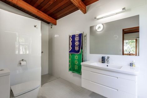 Photo of property in 164 Konini Road, Titirangi, Auckland, 0604