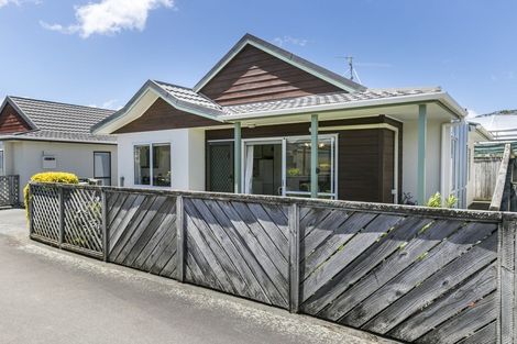 Photo of property in 30 Macalister Place, Miramar, Wellington, 6022