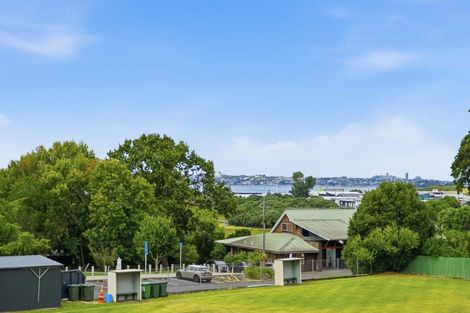 Photo of property in Frank Sargeson Apts, 104/74 Anzac Street, Takapuna, Auckland, 0622