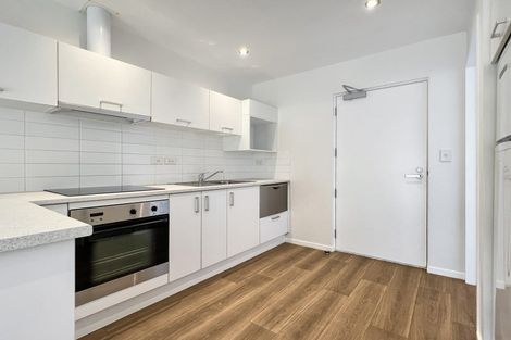 Photo of property in 3a/71 Spencer Road, Oteha, Auckland, 0632