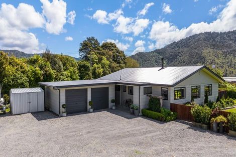 Photo of property in 1058 Queen Charlotte Drive, Linkwater, Picton, 7281
