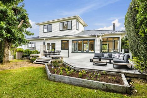 Photo of property in 21 Macnay Way, Murrays Bay, Auckland, 0630