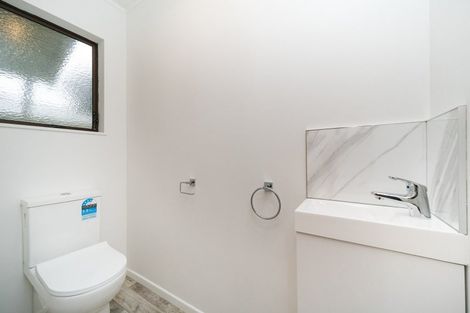 Photo of property in 2 Peter Hall Drive, Kelvin Grove, Palmerston North, 4414