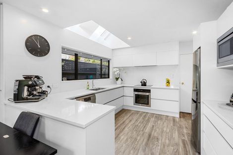 Photo of property in 22 Snowdon Road, Fendalton, Christchurch, 8052