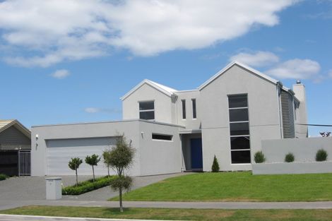 Photo of property in 31 Linkwater Way, Parklands, Christchurch, 8083