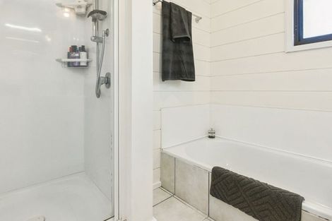 Photo of property in 46 Hollis Road, Paraparaumu Beach, Paraparaumu, 5032