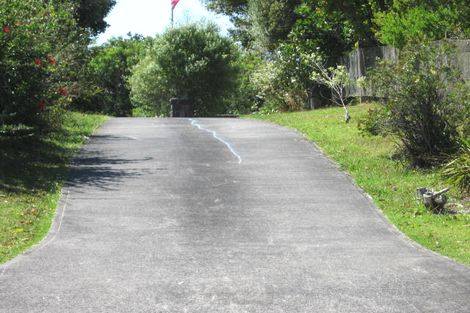 Photo of property in 28 Geoffrey Road, Torbay, Auckland, 0630