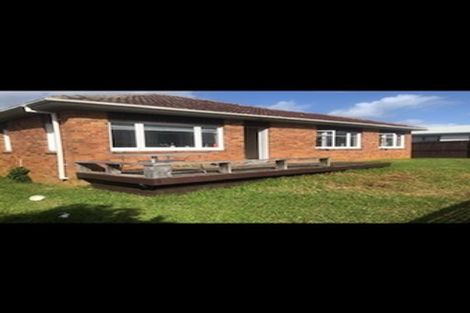 Photo of property in 3166 Great North Road, New Lynn, Auckland, 0600