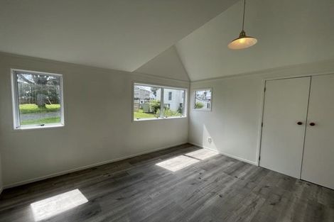 Photo of property in 106 Lincoln Park Avenue, Massey, Auckland, 0614