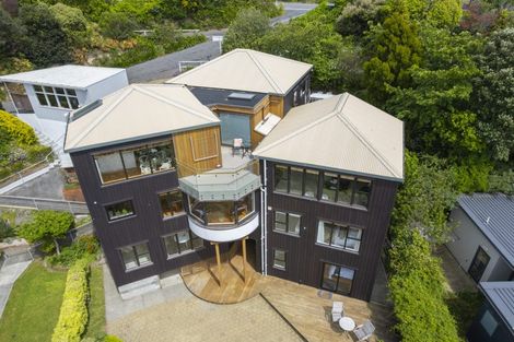 Photo of property in 38 Napier Street, Karaka Bays, Wellington, 6022
