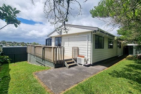 Photo of property in 28 Elizabeth Drive, West Harbour, Auckland, 0618
