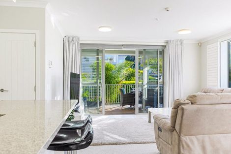 Photo of property in 30 Rewa Rewa Lane, Orewa, 0931