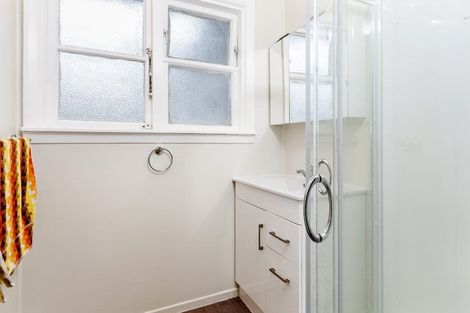 Photo of property in 11 Hollyford Avenue, Bryndwr, Christchurch, 8053