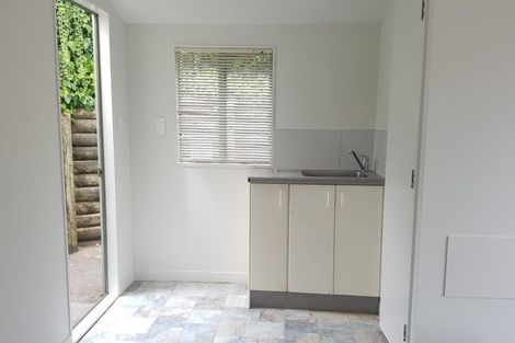 Photo of property in 56 Goldfinch Rise, Unsworth Heights, Auckland, 0632