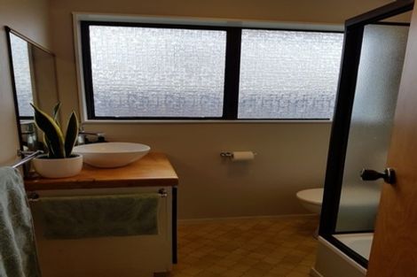 Photo of property in 4f5 Stewart Drive, Newlands, Wellington, 6037