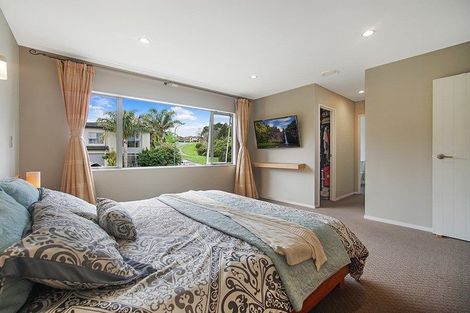 Photo of property in 2 Hawkdun Drive, Flat Bush, Auckland, 2016