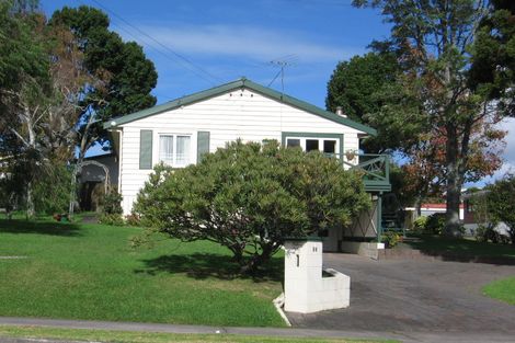 Photo of property in 25 Evans Road, Glen Eden, Auckland, 0602