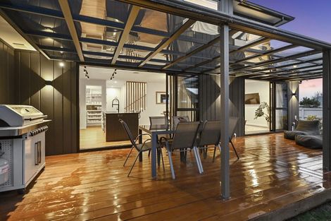 Photo of property in 2a Roland Road, Greenhithe, Auckland, 0632