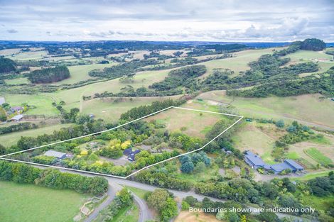 Photo of property in 165 Valley Road, Waimauku, 0881