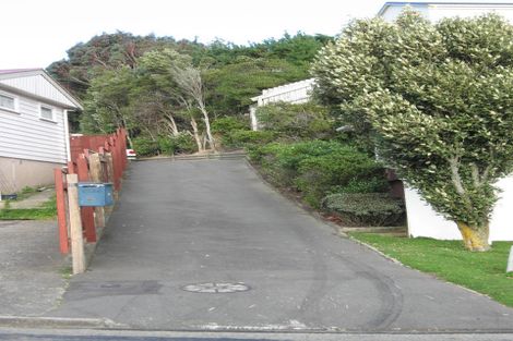 Photo of property in 41 Link Road, Newlands, Wellington, 6037