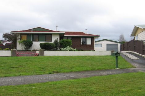 Photo of property in 21 Lyndale Place, Kelvin Grove, Palmerston North, 4414