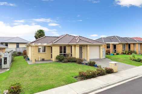 Photo of property in 7 Sovereign Isle Lane, Rototuna, Hamilton, 3210