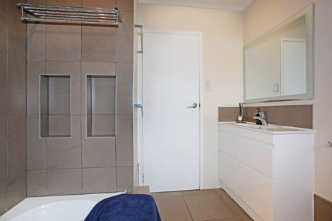 Photo of property in 30 Riverside Drive, Waiuku, 2123