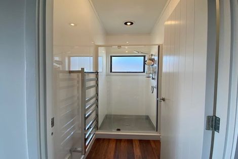 Photo of property in 2/21 Scarboro Terrace, Murrays Bay, Auckland, 0630